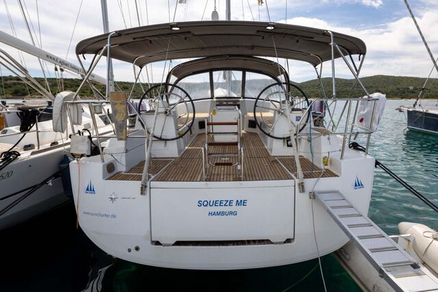 Jeanneau 54 - 5 + 1 cab.	 Squeeze Me